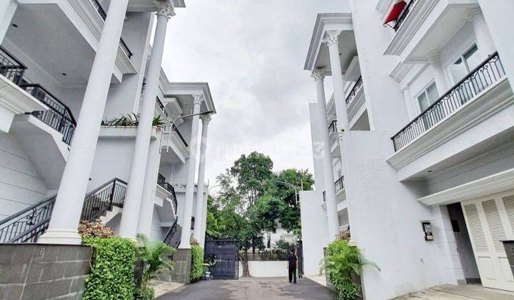 Brand New!! Townhouse Klasik dengan Private Poll Best Area Cilandak 2