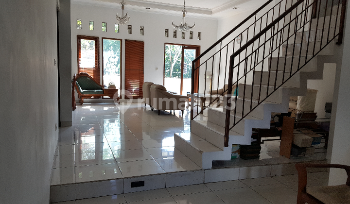 Mediterranean Jewel House on Boulevard with Complete Sports Facilities 2