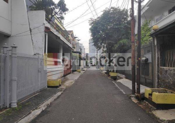 RUMAH TUA Lokasi Strategis Dekat ke Jalan Raya daerah Tomang Jakarta Barat 2