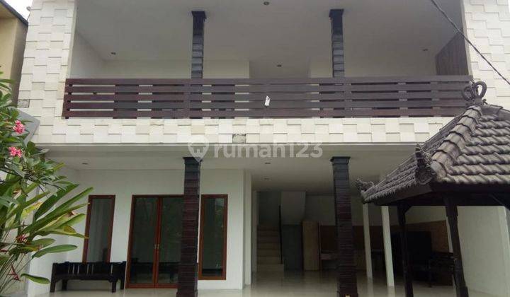 Villa di Tibubeneng Canggu Kuta Utara 1