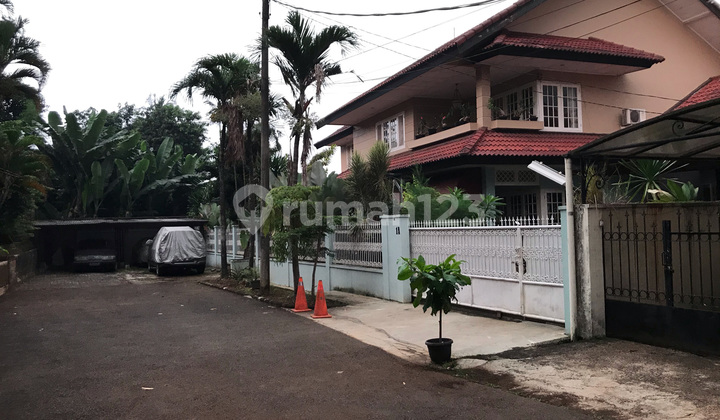 rumah Luas, Lokasi strategis, Bebas banjir dan cocok untuk hunian. Lokasi di Jl. Indojati, bintaro.