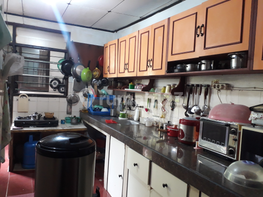 Well-Maintained Classic House in a Strategic Location, Heart of Riau Wing, Bandung City 2