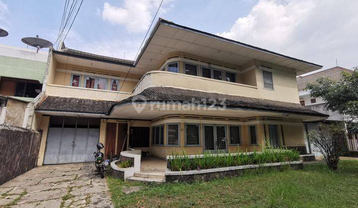 Rumah Terawat di Mainroad Jl Dipatiukur Bandung 1