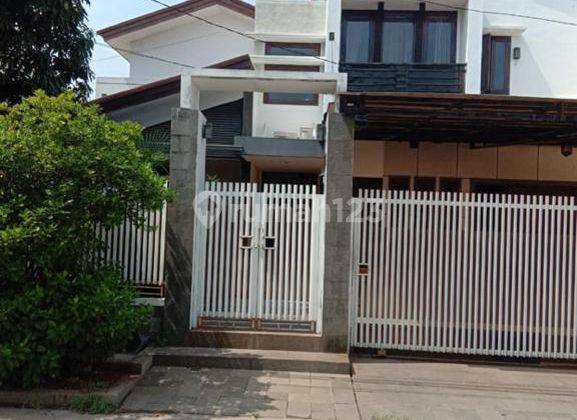 DiJual Rumah Mewah 2 Lantai siap huni di Komplek Pulo Gadung 2