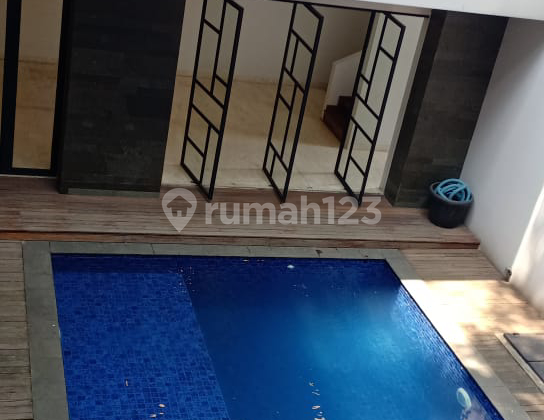 Rumah View Kolam Renang 2