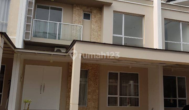 Rumah 2 Lantai Bagus Furnished Sertifikat Hak Milik di Green Puri 1