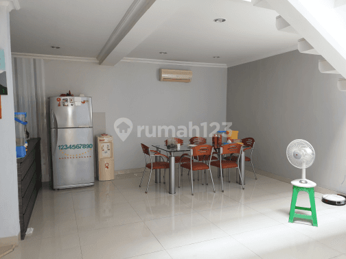 Rumah Modern Siap Huni di Green Garden Jakarta Barat 2