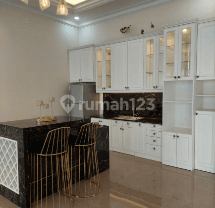 Di Jual Rumah Classic, Mewah Di  Daerah Pondok Indah 1