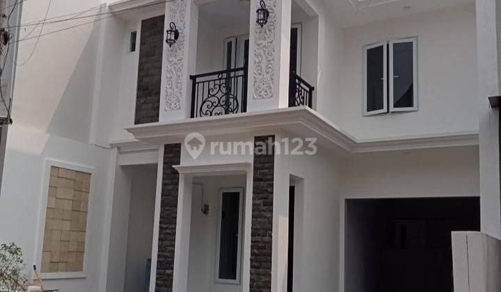 Rumah Baru Classic Modern Di Jagakarsa, Dalam Komplek 1