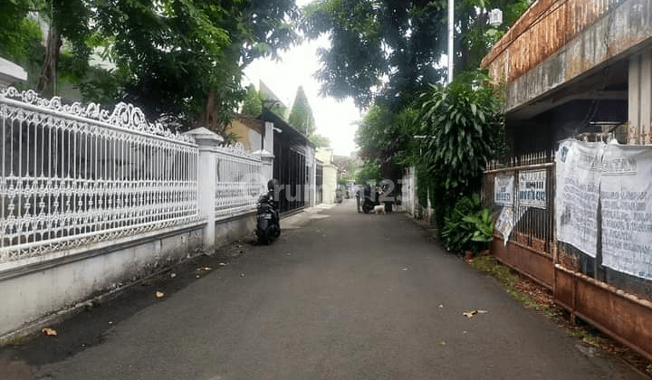 Rumah tua hitung tanah jalan lobak kebayoran baru 1