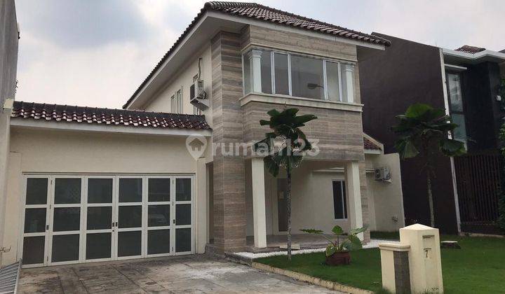 Rumah luas dan dilingkungan hijau Asri Cluster Sutera Lavender Alam Sutera. 1