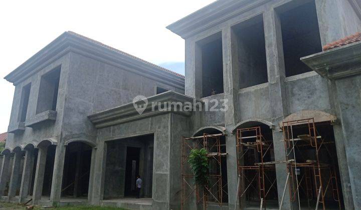 Rumah Mewah Graha Family Super Long Golf View Dan Lake View 105m 1