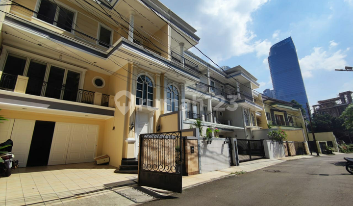Setiabudi Rumah Klasik Modern Elegan Dekat MRT Sudirman
