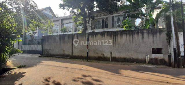 rumah mewah dan strategis di Jl. Hang Lekiu. cocok untuk hunian/kantor. 1