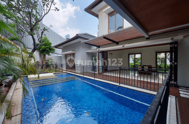 Townhouse Mewah di Kemang 2