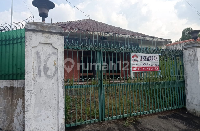 Strategic house near Java Mall, Tugumuda suitable for office, cafe, etc.