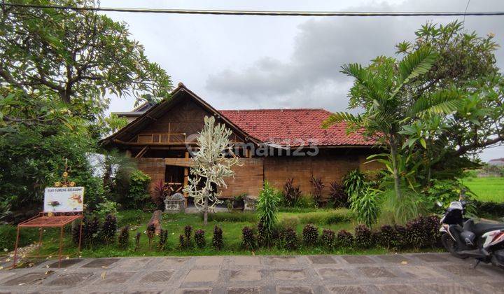 Popular Restaurant includes a house in Lovina Area 1