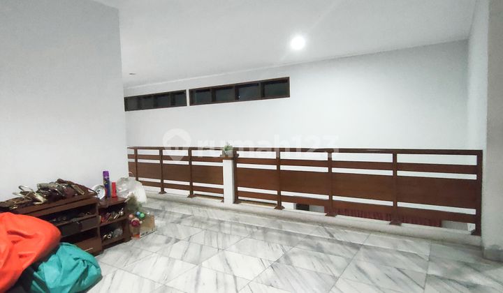 Rumah cantik sayap suryasumantri 3 lantai 2