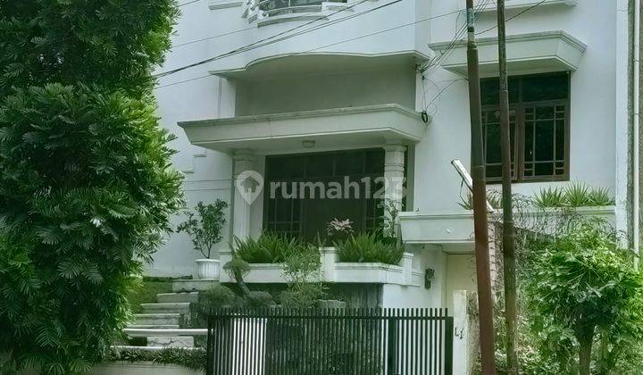 Rumah cantik sayap suryasumantri 3 lantai 1