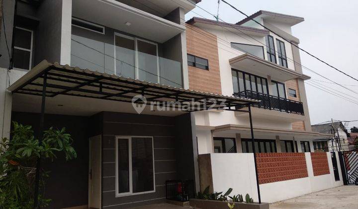 Rumah 2 Lantai di Jl. H. Merin, Meruya Selatan, Jakarta Barat 1