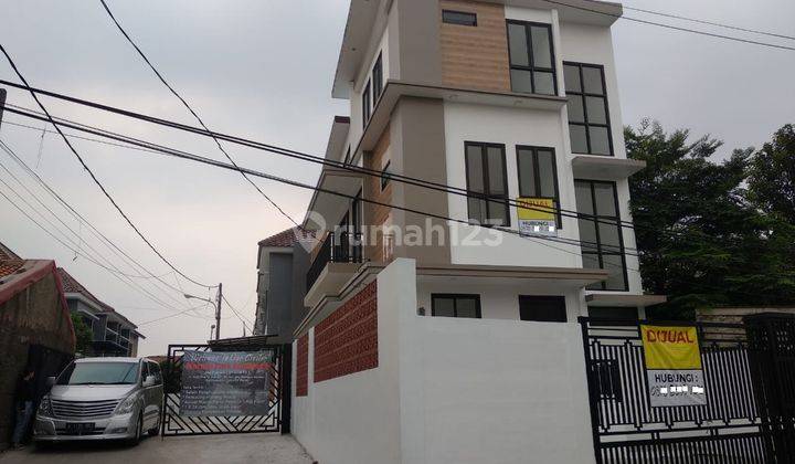 Rumah 2 Lantai di Jl. H. Merin, Meruya Selatan, Jakarta Barat 2