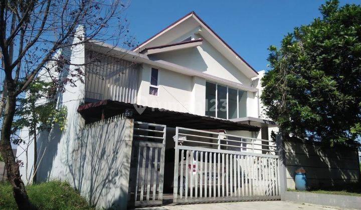 Rumah Nyentrik Dg Pencahayaan Maksimal View Kota Bandung 2