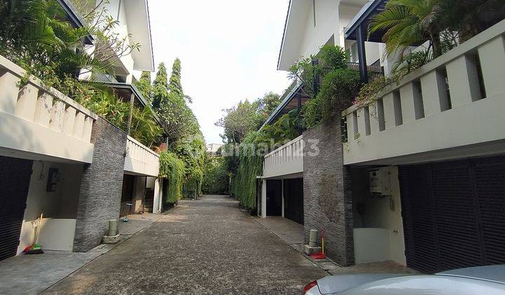 Townhouse Super Strategis di Senopati Selangkah ke SCBD, Jakarta Selatan 2