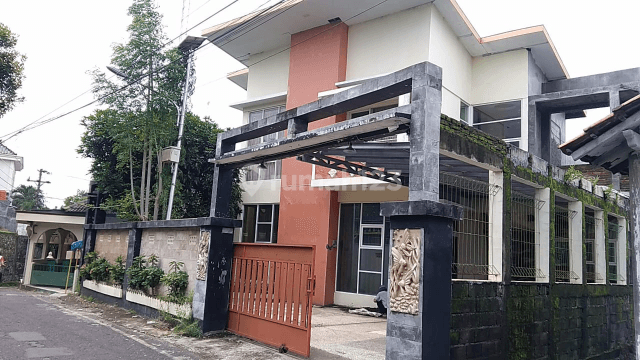 Rumah Mewah 2 dua lantai di Ungaran Kota 1