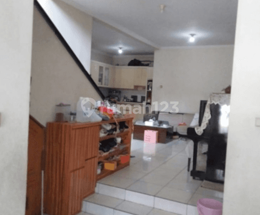 rumah dalam Cluster Puri Kencana 1