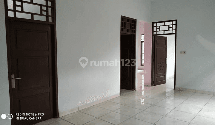 Rumah posisi hook di tengah kota 2