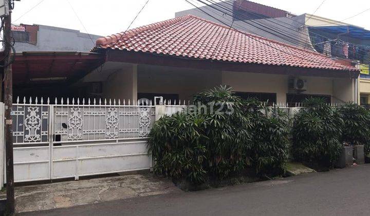 Rumah Siap Huni Lt 255 M2, Lb 200m2, Jl Keselamatan, Tebet, Jaksel, Hub 0813 1838 Satu Delapan Tiga Delapan. 1