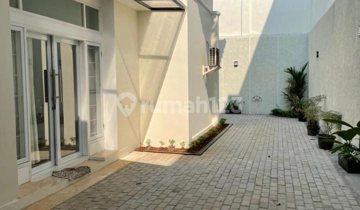 Ready-to-occupy house in North Kemang