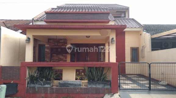 Rumah Dua Lantai Telah Renovasi 1