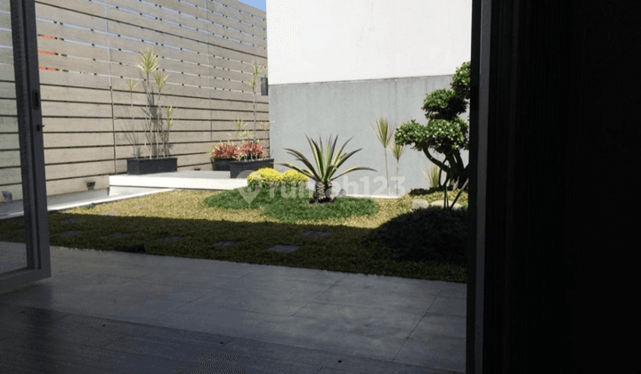 Dijual Rumah modern minimalis Full furnished di Muara 2