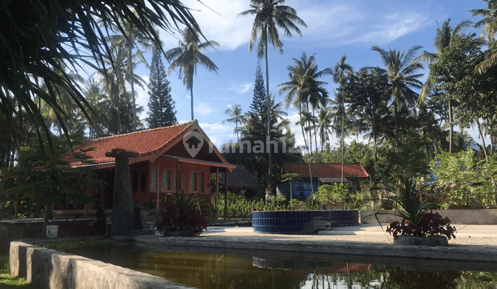 Beachfront Villa in Karangasem Seraya 2