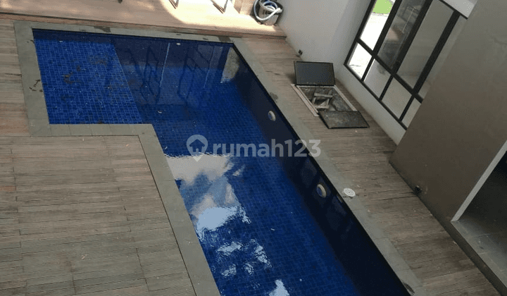 Dijual Rumah mewah + Pool di Golf Emerald Cove Gading Serpong 1