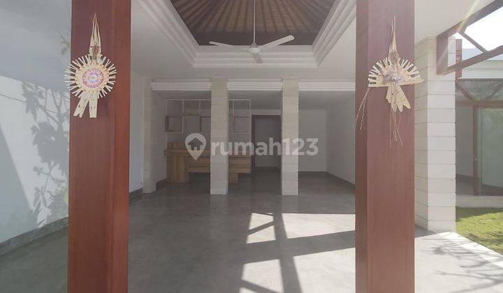 WHITE VILLA BERAWA CANGGU PRIME LOCATION 2