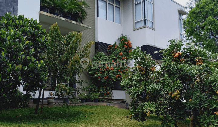 Rumah Besar Di Taman Telaga Golf Bsd 1