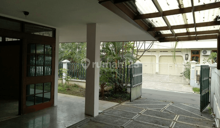 Rumah 2 lantai belakang Mall Pondok Indah Jakarta Selatan 1