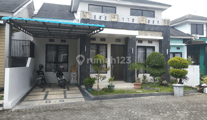 Rumah cantik ,asri dan nyaman tengah kota 1