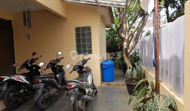 Kost Dijual di Jl Grinting Kebayoran Baru 13 Kamar 2