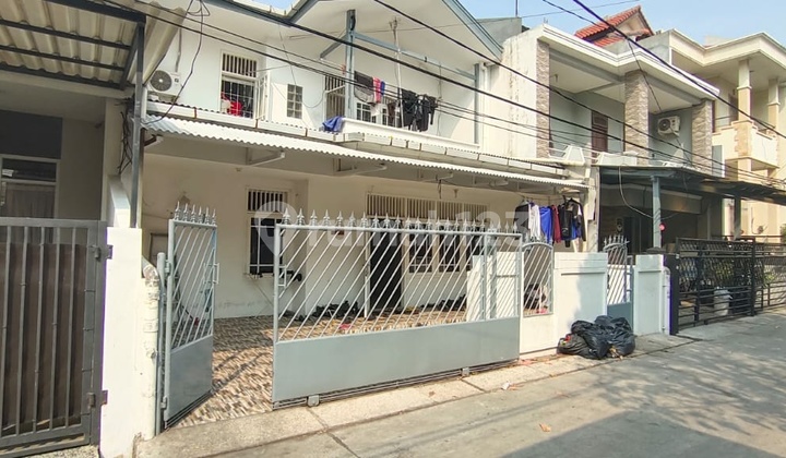 Rumah di komplek nyaman asri