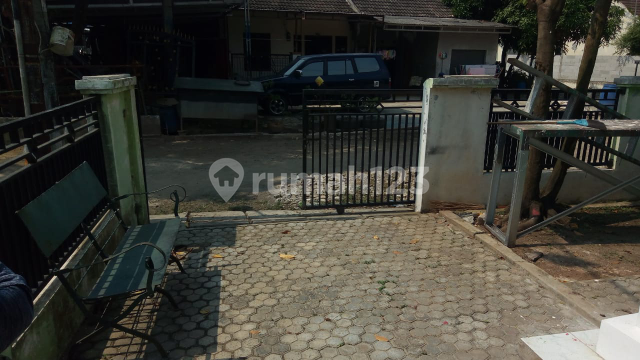Rumah Hook Dalam Komplek di Belakang Taman Buah Mekarsari Cileungsi