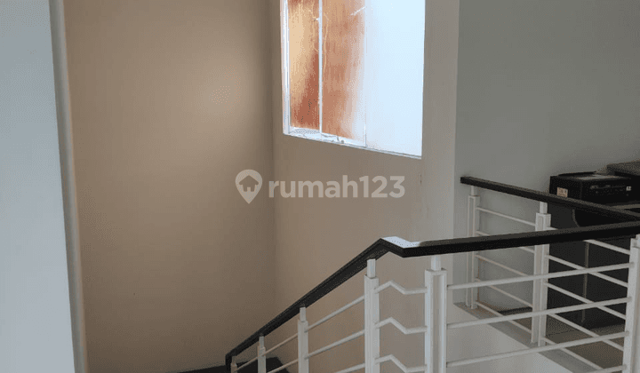 rumah graha famili dekat citraland,royal residence pakuwon indah 2