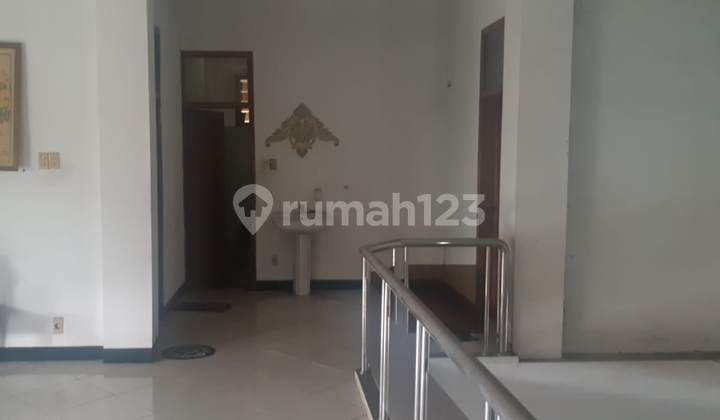 Sell City Center House in the Elite Area of Candi Sisingamangaraja Semarang 2