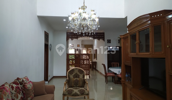 For Rent: Comfortable 2-Story Furnished House in Pondok Indah, 24-Hour Access 2