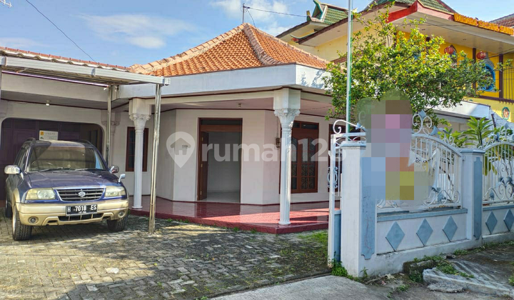 House Near Peterongan Market 1