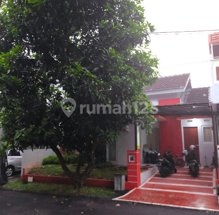 Rumah Cantik Dekat Taman Di Graha Raya Bintaro 1