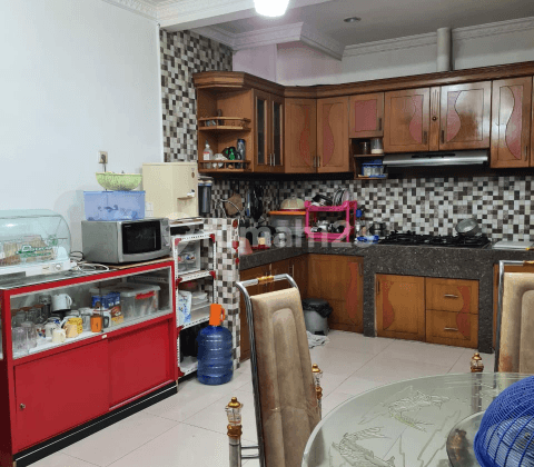 Di  rumah Taman palem 1