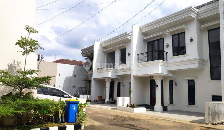 Rumah townhouse pinggir jalan Jati Makmur Pondok Gede 1